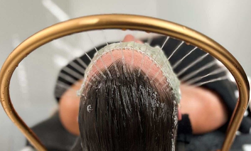 Image 1: Odkryj relaksacyjny Head Spa z masażem głowy i maseczką na twarz