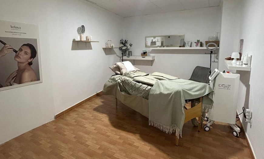 Image 3: 1 o 2 masajes con técnica a elegir entre circulatorio o reafirmante 