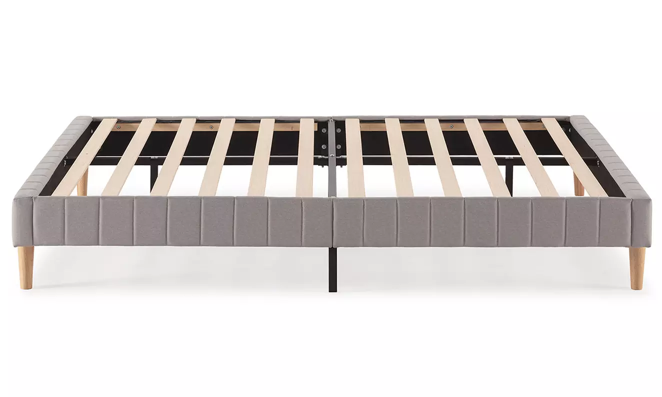 Gepolstertes Bettgestell „Eris“ mit Lattenrost