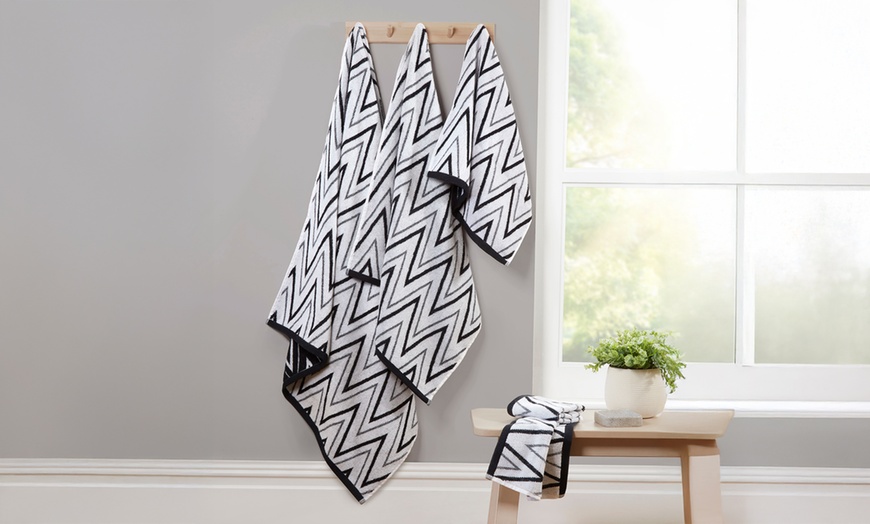 Image 4: Helix 6-Piece Towel Bale - 100% Cotton, Ultra-Absorbent Towels