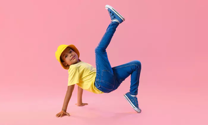 Dans, beweeg en straal: 1, 3 of 4 Zumba Kids lessen in Den Haag