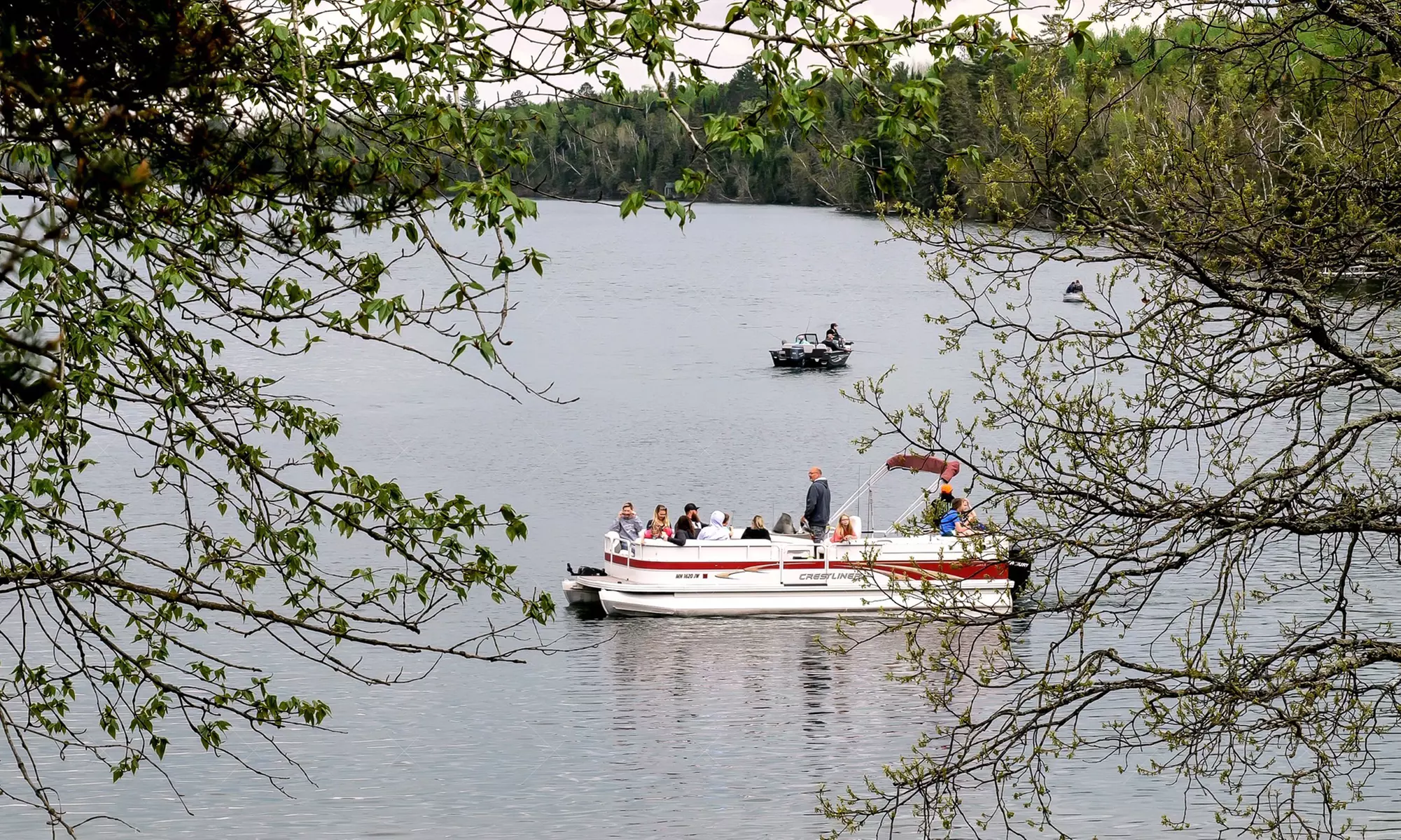 Enjoy a 2 or 4-Hr Pontoon Boat Rental for Up to 10(Mon-Fri)/ (Fri-Sun)