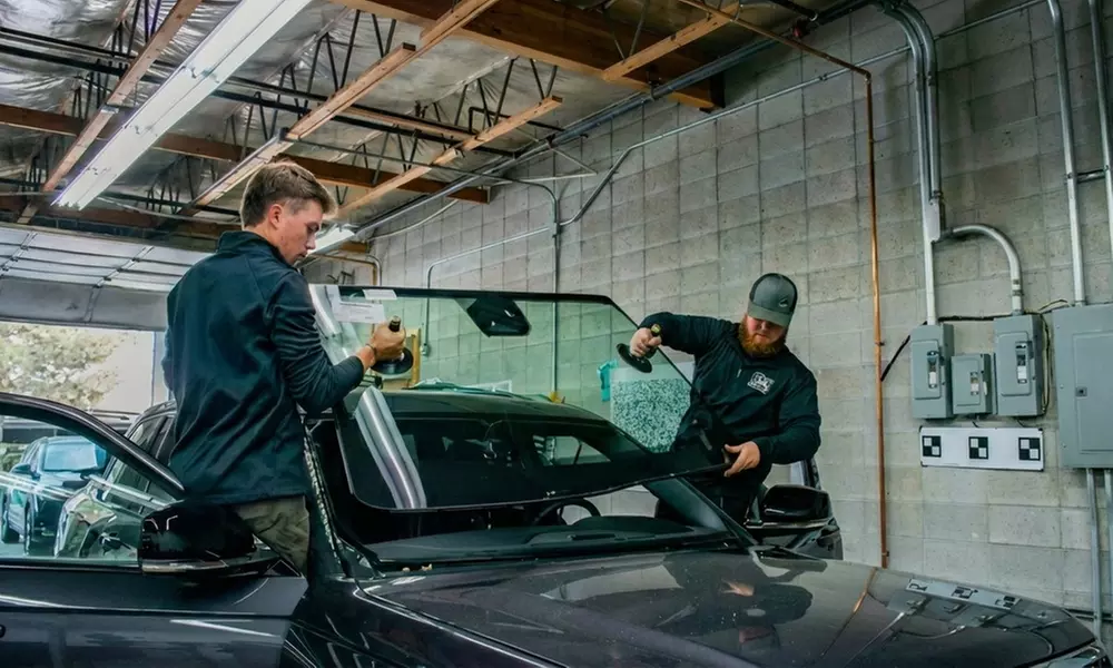 Professional Windshield Replacement Services with Lifetime Warranty