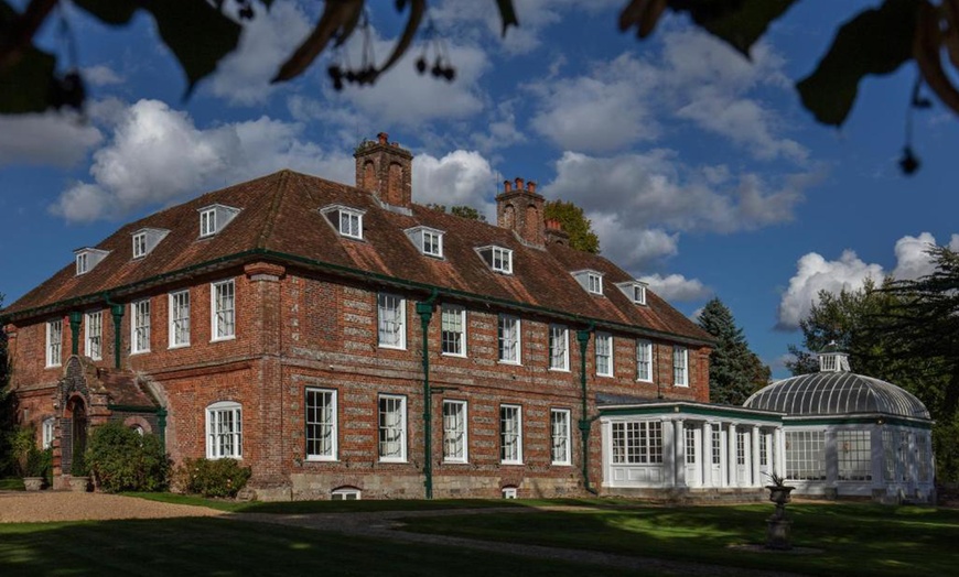 Image 14: Winchester: 4* Classic Double Room Stay with Breakfast