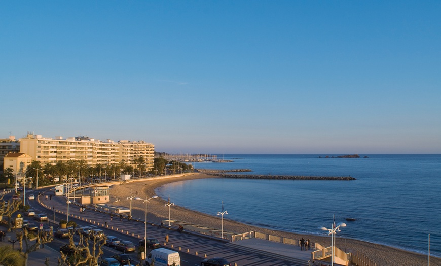 Image 3: Saint-Raphaël : 1 à 3 nuits avec petit-déjeuner et menu découverte