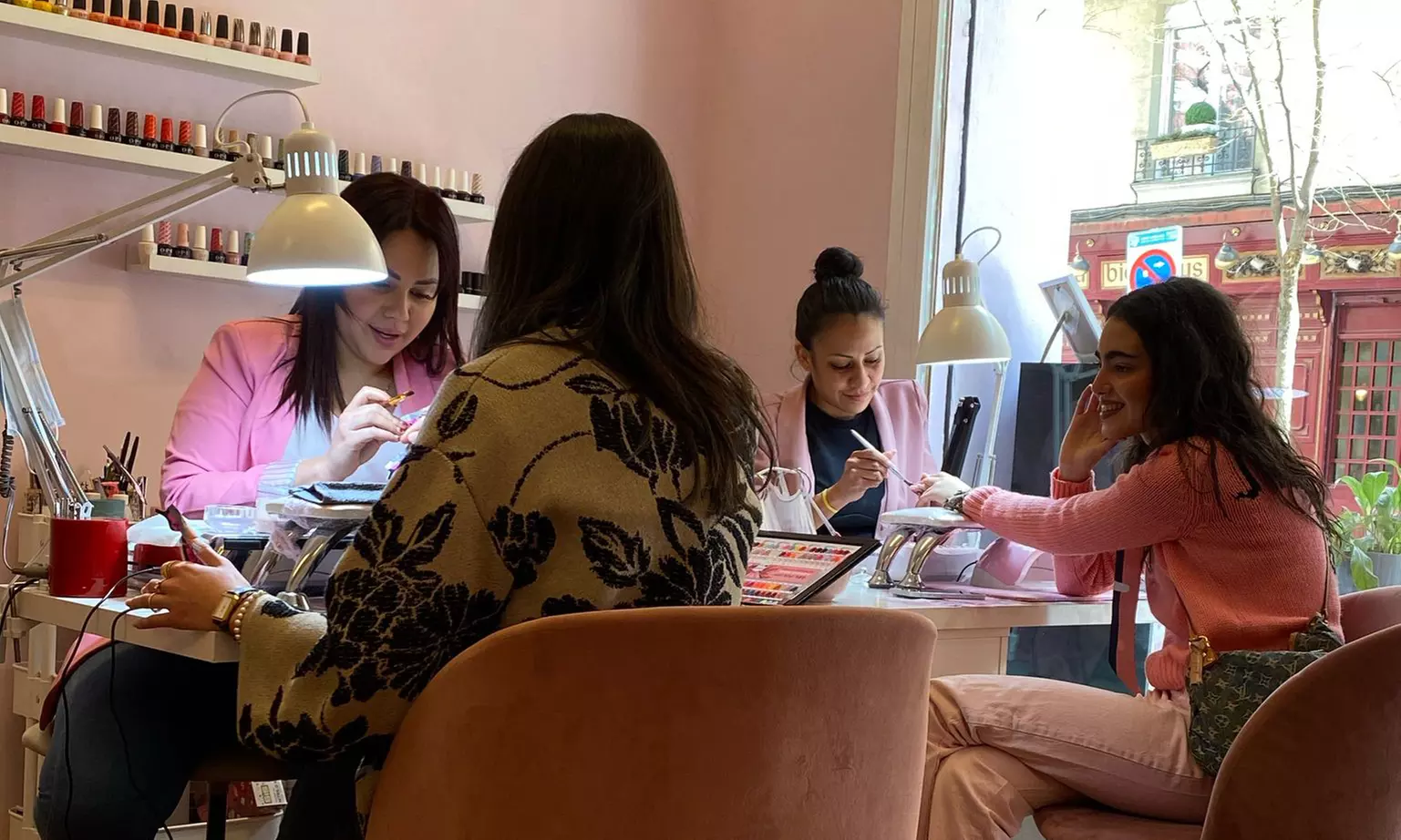 Alisado de queratina, brasileño o taninoplastia con corte y peinado