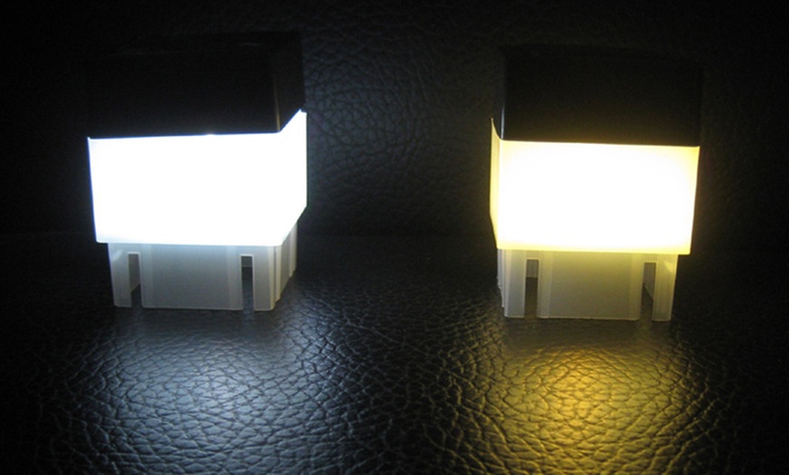 Image 1: Solar-Powered Garden Post Cap Light