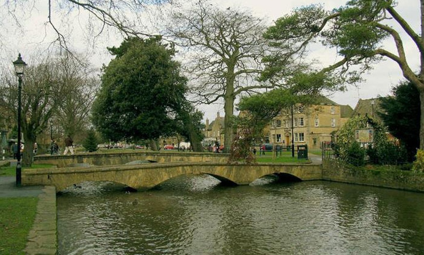 Image 2: Shakespeare’s Birthplace & Cotswolds Villages Day Tour from London
