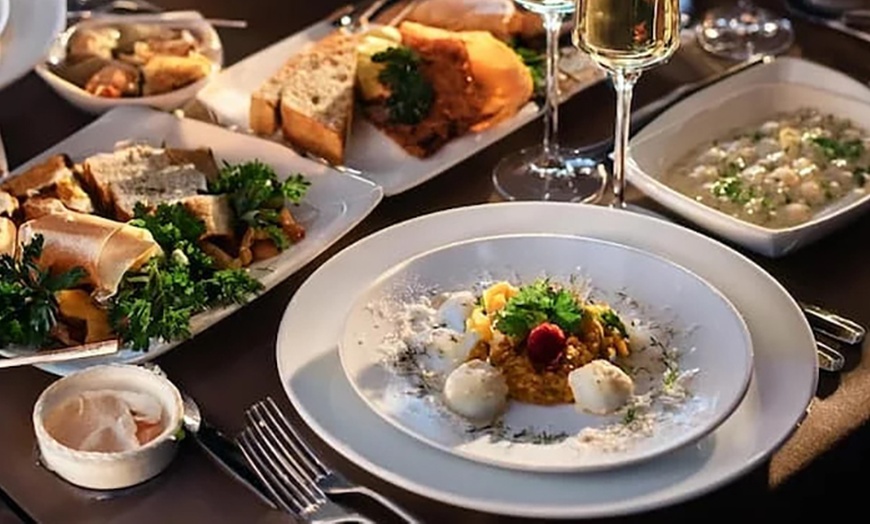 Image 9: Festliches 3-Gänge-Gänsemenü mit Knödel und Rotkohl für 2 / 4 Personen
