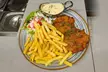 Schnitzelgericht nach Wahl mit Pommes frites & Salat für 1 bis 4 Personen (bis zu 32% sparen) - Image 2