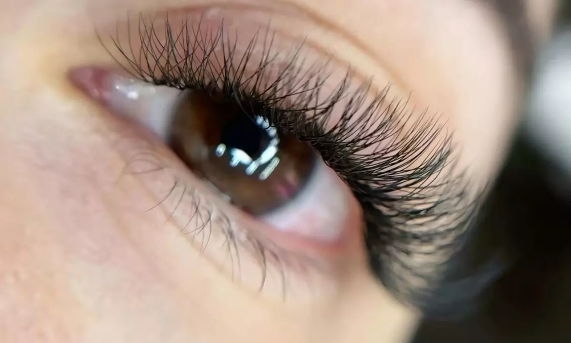 Full Set Eyelash Extension or Eyelash Lamination