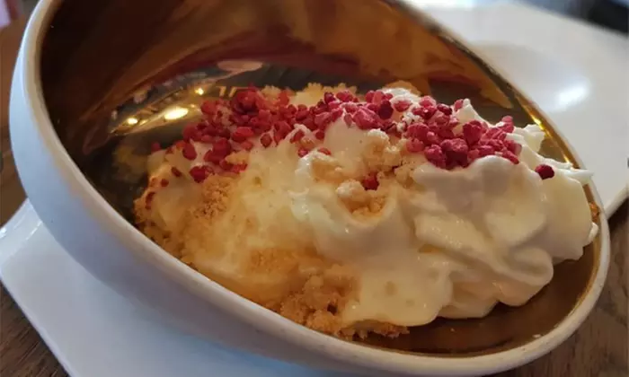 Menú mediterráneo con postre y bebida o botella de vino para 2 o 4