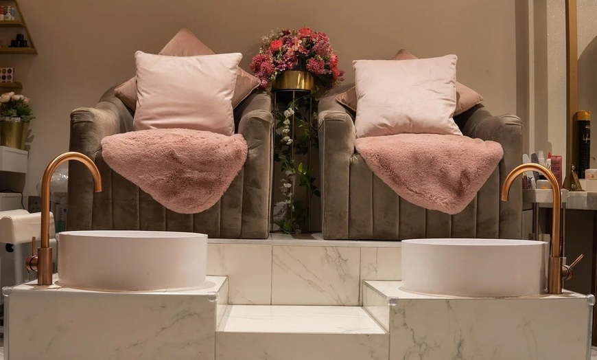 Image 3: Up to 25% Off Cut & Colour at Ziad London