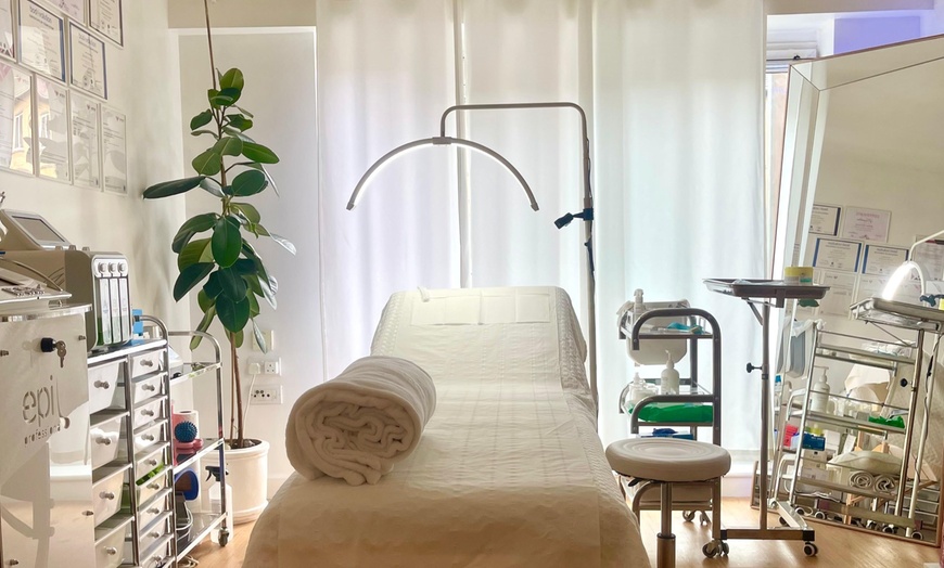 Image 6: One session of Hydrafacial, Microneedling, LED Light & Mask

