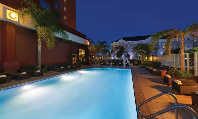 Member Pricing: Hotel Near Anaheim With Breakfast & Pool
