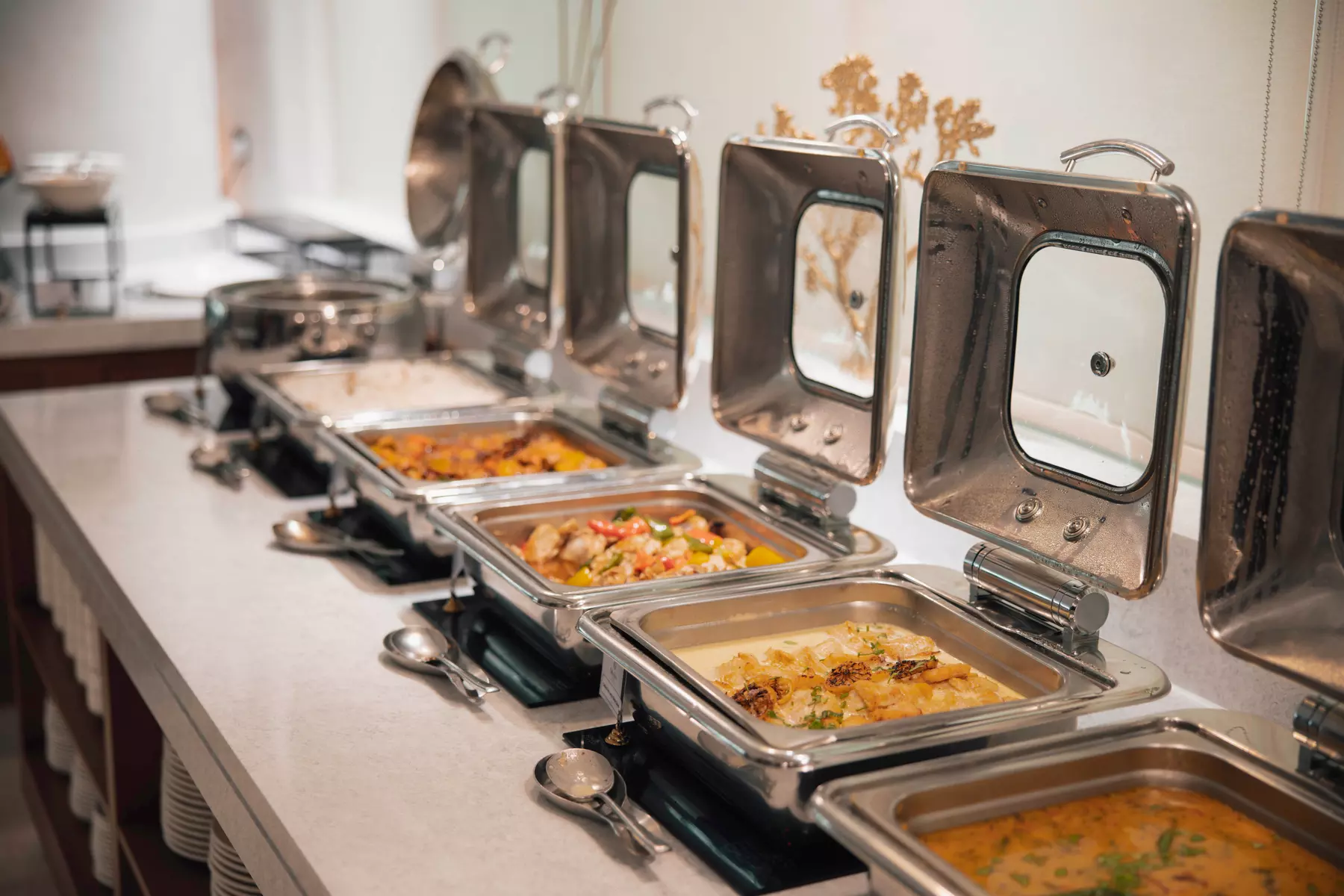 4* Iftar Buffet with Ramadan Beverages for 1 Child or Up to 6 Adults