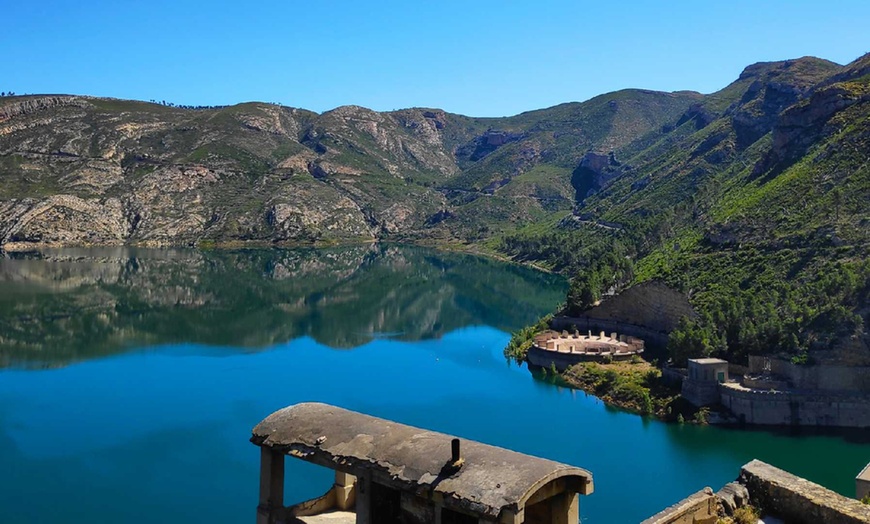 Image 7: Escalada, rappel, tirolina o tiro con arco para hasta 8 personas 