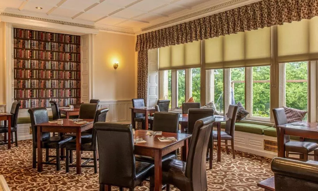 West Yorkshire: 4* Standard Double or Twin Room with Breakfast & Wi-Fi