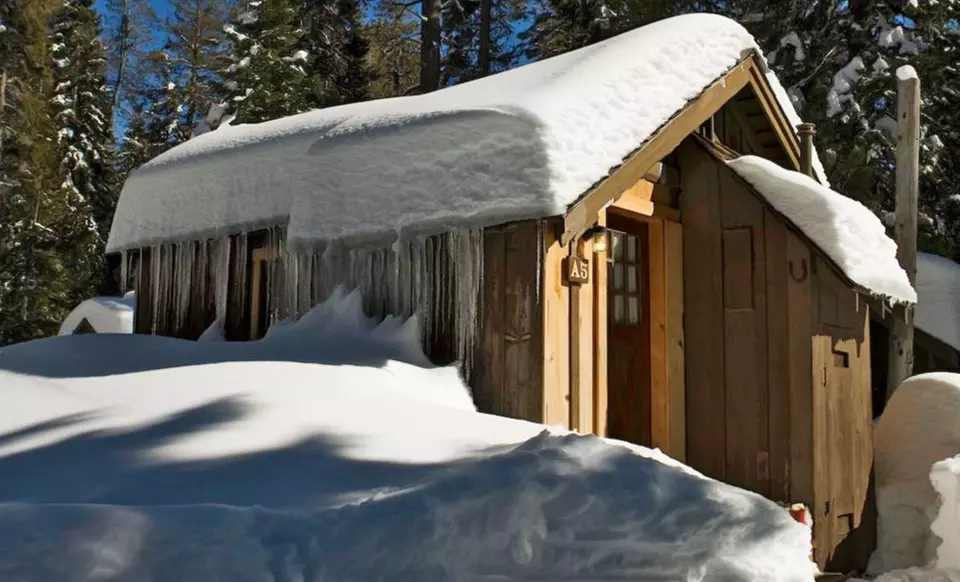 1-Night Cabin Stay for Up to Four with Optional Dining Credit at Lakeshore Resort in California. Combine Up to 2 Nights. - Primary Image