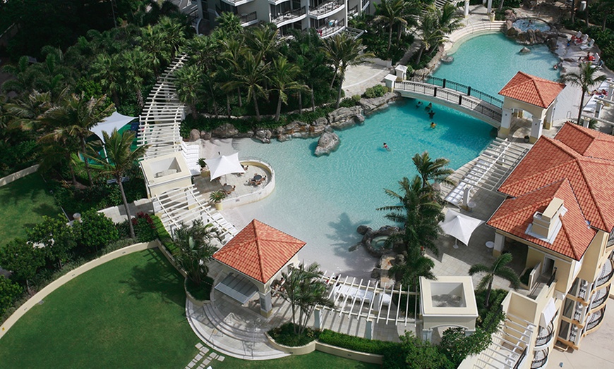 Image 2: Gold Coast: Chevron Renaissance