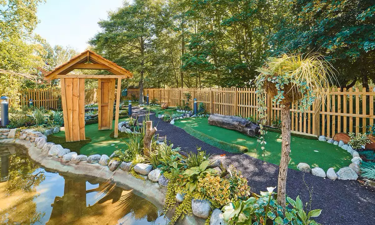 Forest of Dean: Glamping Megapod for Four