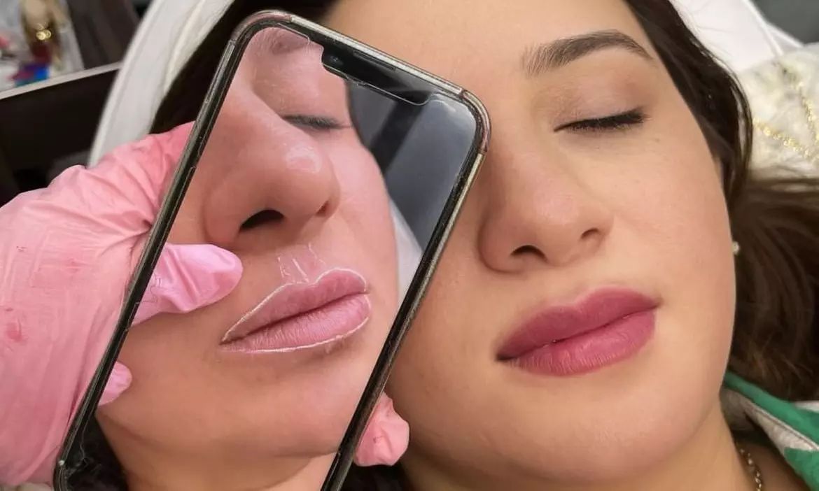 Lip Blushing or Dark Lip Magic Sessions with One Virtual Consultation