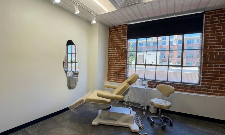 Image 3: One, Two or Three Soma Smooth Treatment (Microdermabrasion)