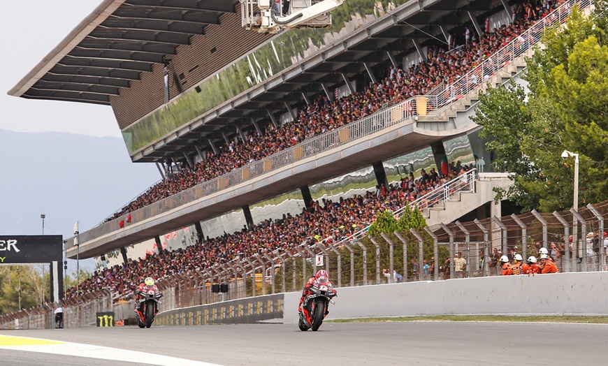 Image 3: Barcelona: Spaanse Moto Grand Prix 2025 tickets met overnachting