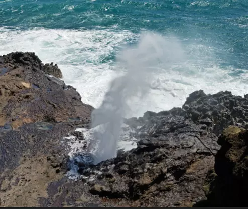 Small-Group Circle Island Tour – Comfortable & Personalized Experience