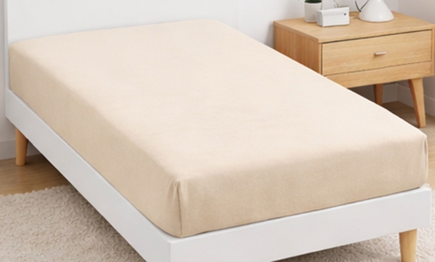 Image 5: Set lenzuola con angoli in microfibra