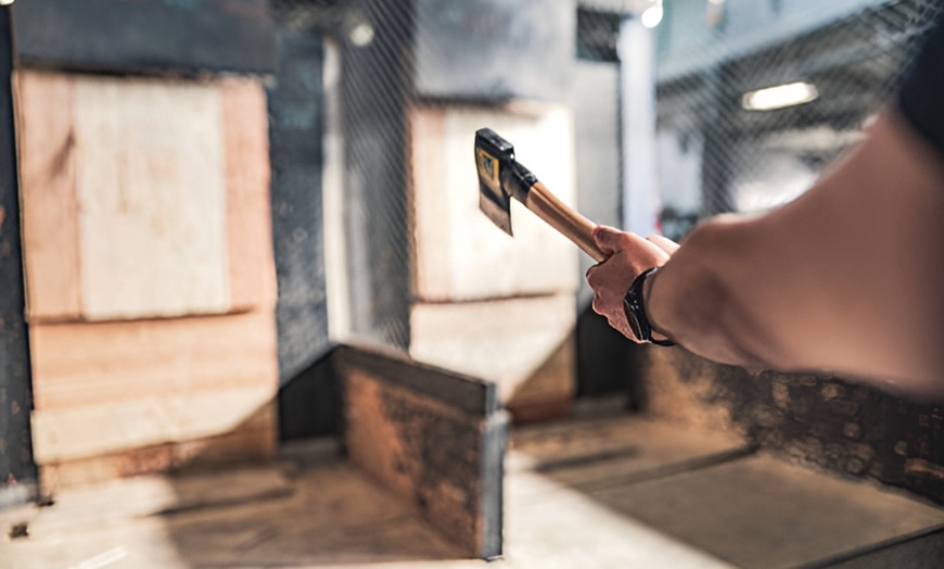 Image 2: Bijlwerpen in Amsterdam West: actie, uitdaging en vooral veel lol