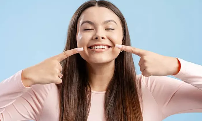 Higiene bucal con ultrasonidos y revisión y opción a empaste