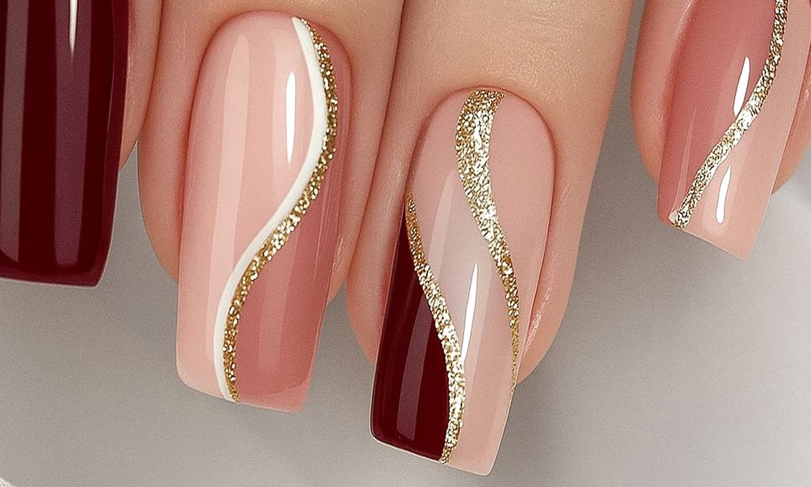 Manicura, pedicura o mani-pedicura con esmaltado