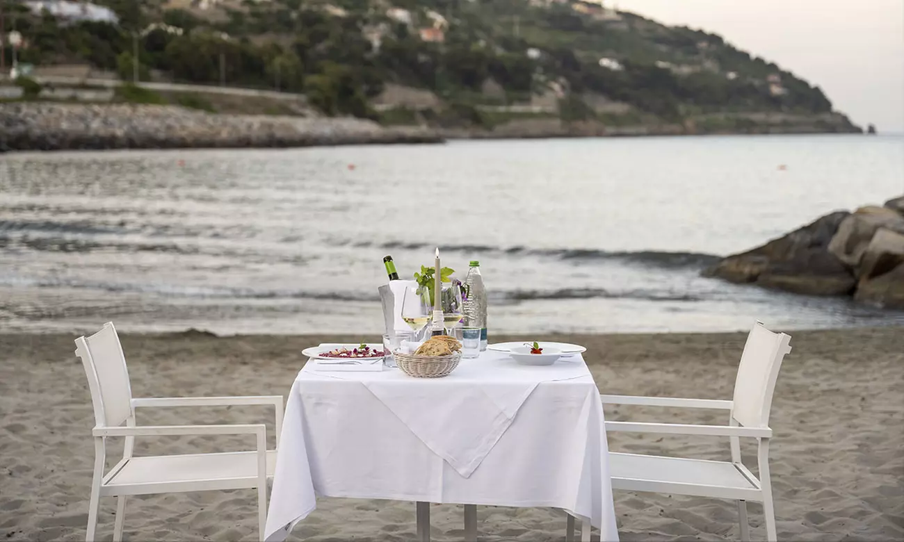 Ligurie 4* : chambre Deluxe avec petit-déjeuner, dîner et Spa
