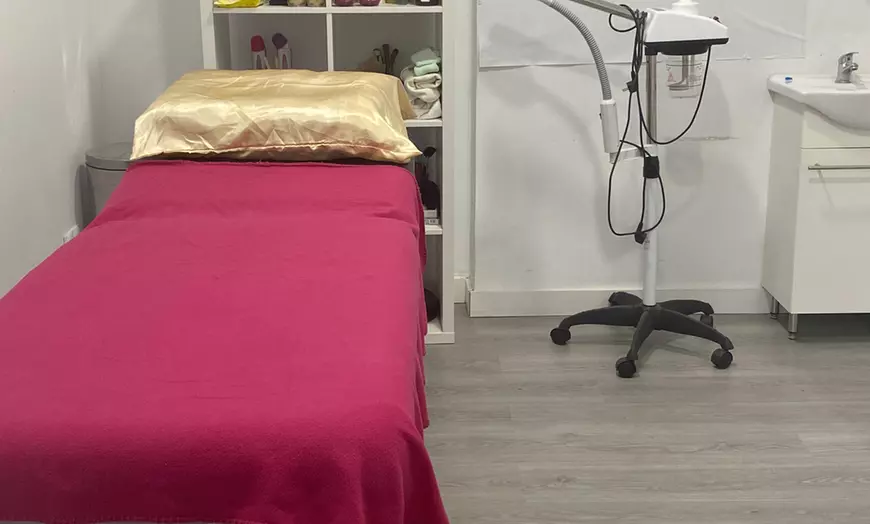 Image 9: 30 o 60 minutos de reflexología podal para 1 persona