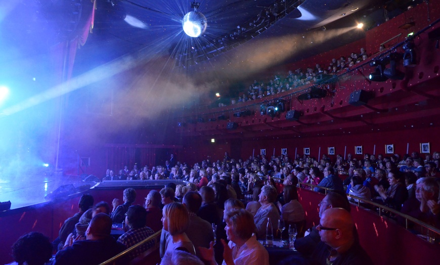 Image 4: 1 Ticket für Fresh ’n’ Funky im Apollo Variete