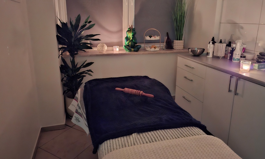 Image 2: Masaż gorącymi kamieniami, Lomi Lomi, Kobido, Korugi i więcej