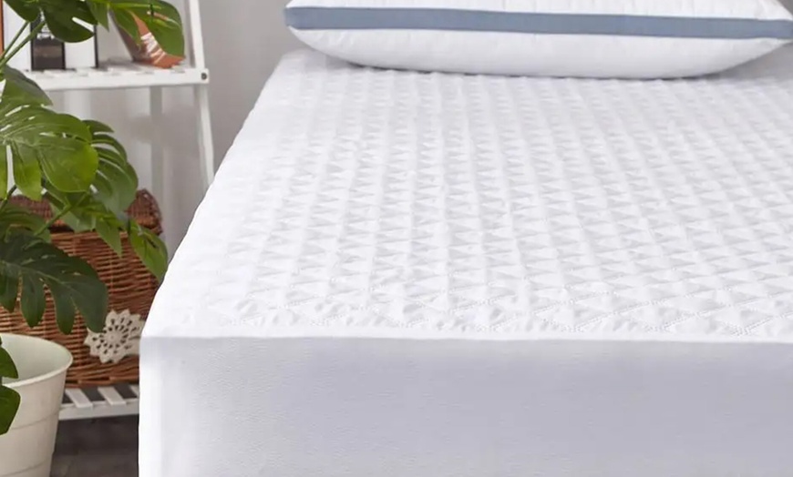 Image 2: Wasserfester Matratzenbezug zum Schutz vor Flüssigkeiten und Flecken