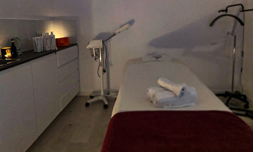 Image 10: Masaje relajante o descontracturante en pareja de 45 o 60 minutos 