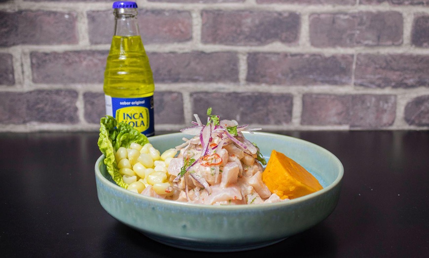 Image 1: Menú para 2 o 4 personas con entrantes, principales, postre y bebida