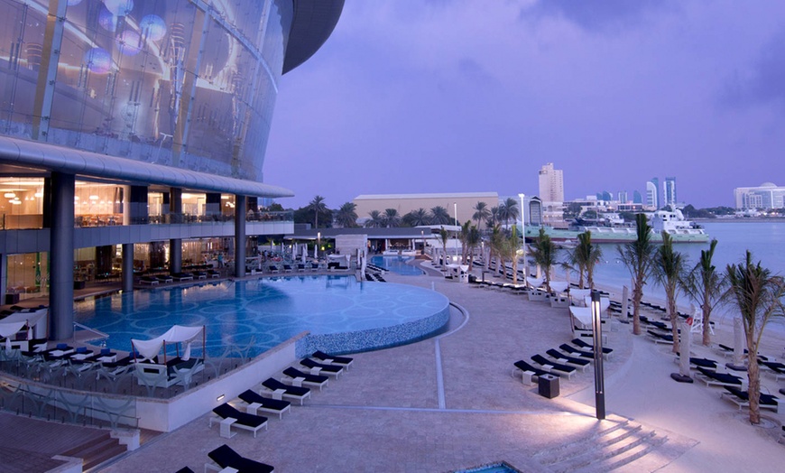 Image 5: Pool & Beach Access at Jumeirah Etihad