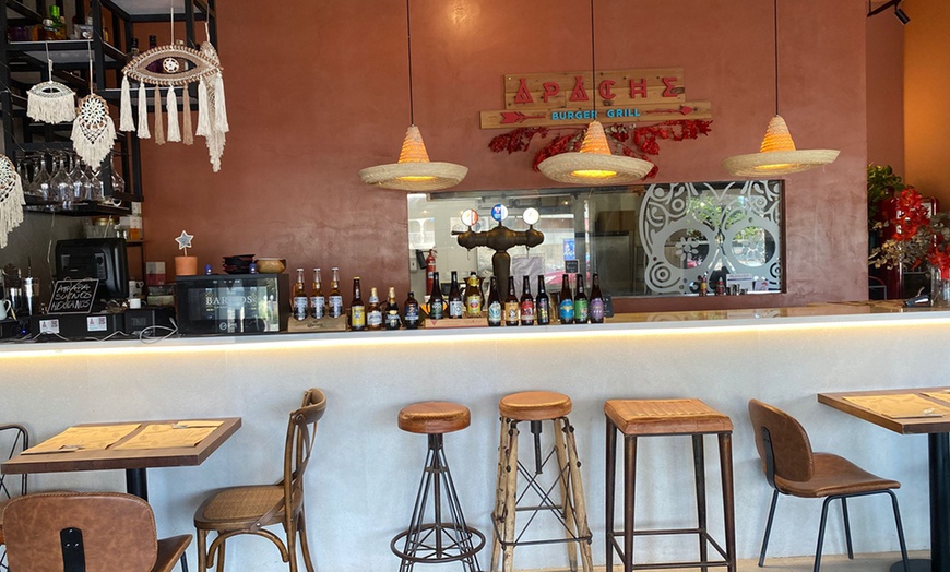 Image 2: ¡Atención, burger-lovers! Menú de hamburguesas para 2 o 4 personas