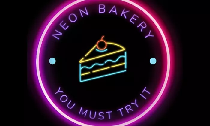 Taller de pintura de abanicos fluorescentes con bebida y cheesecake