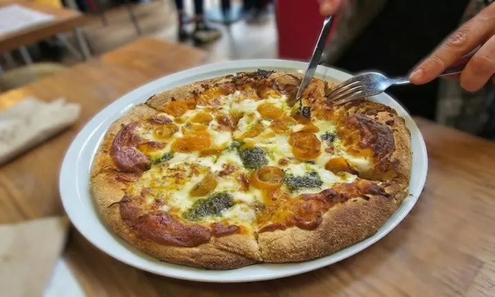 Menú Génova con entrante, principal, postre y bebida