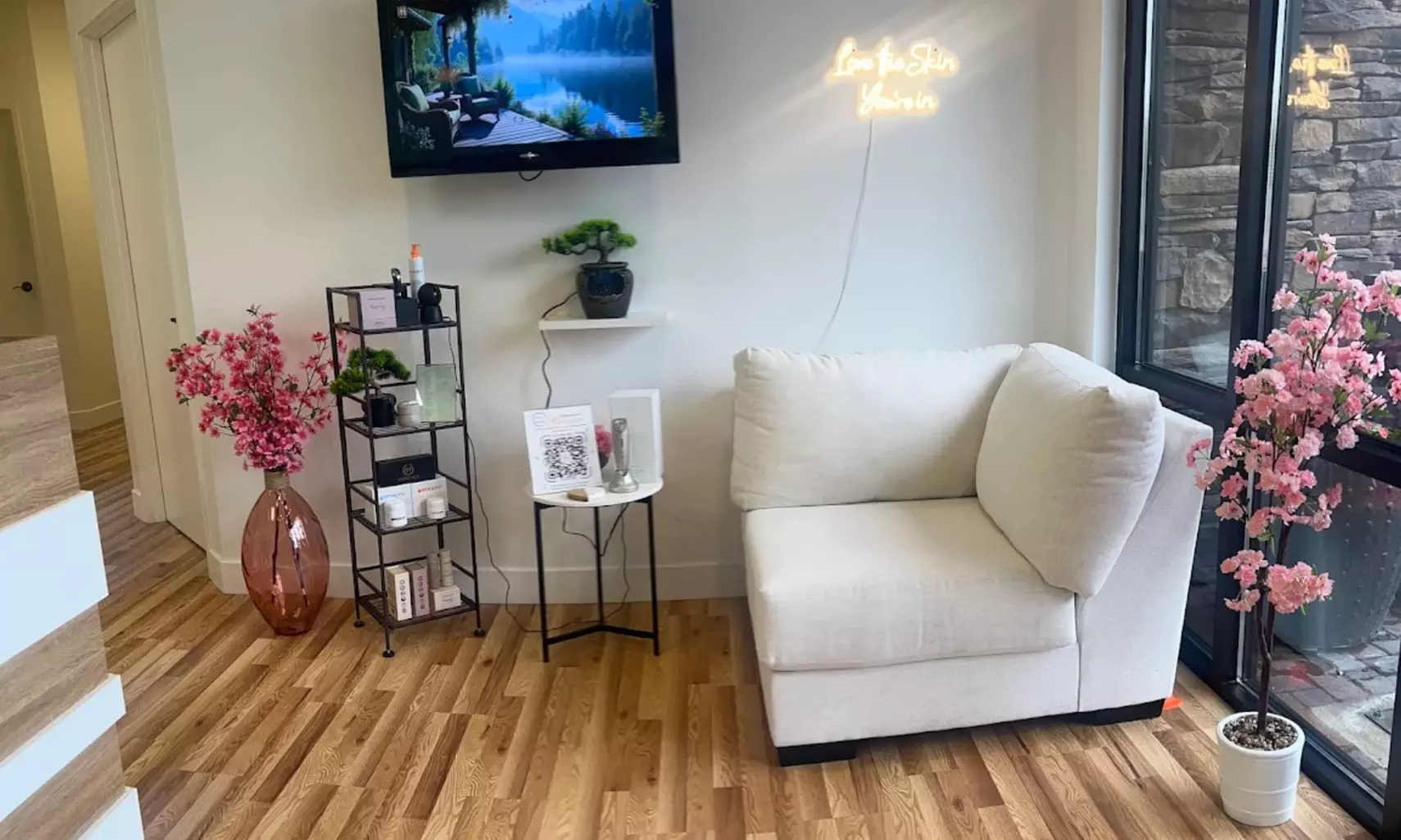 Advanced Non-Surgical Face, Neck & Body Lift / HIFU Glow Facial & More