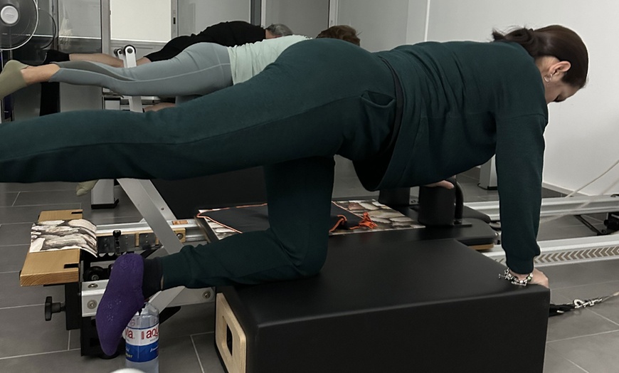 Image 2: 1 o 2 clases de pilates por semana durante un mes para 1 o 2 personas