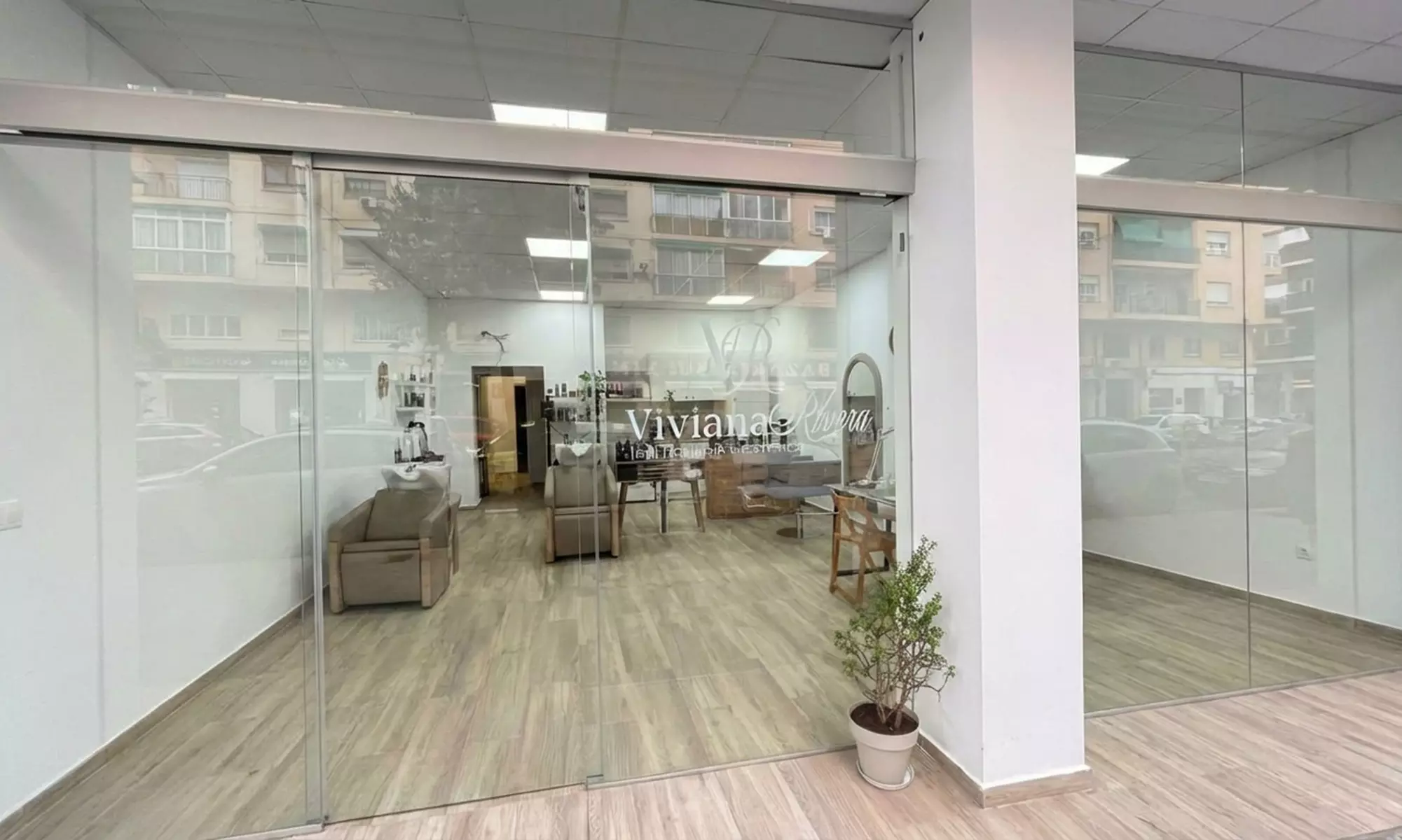 Sesión de peluquería con lavado, corte y opción a tinte y mechas