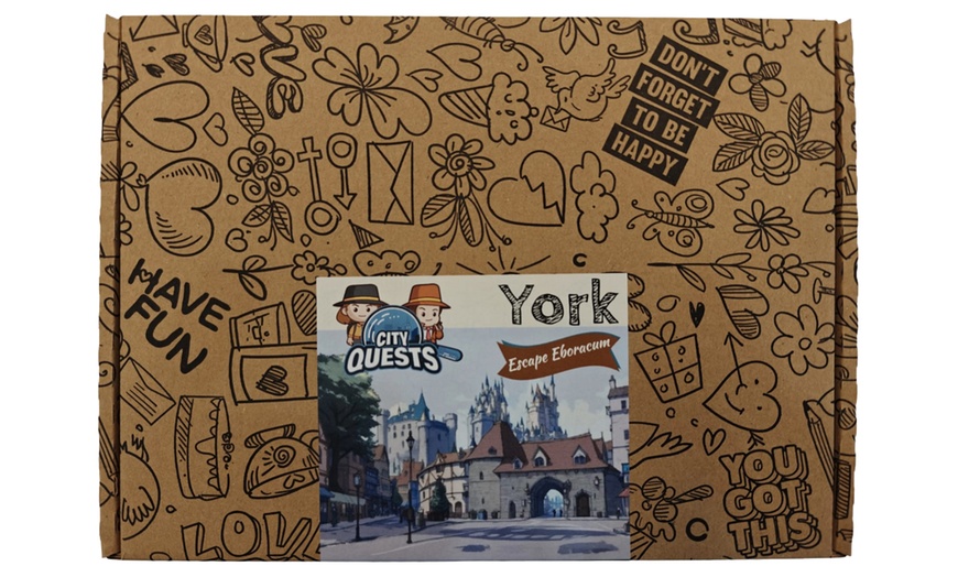 Image 5: Guided City Tour Incl Map, Compass, Magnifying Glass & Stickers 