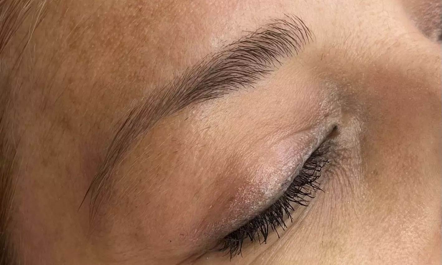 Microblading, micropigmentación o microshading de cejas o labios