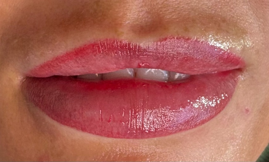 Image 1: Wake Up Flawless: Brows, Lips, Eyes & Scar Camouflage That Last